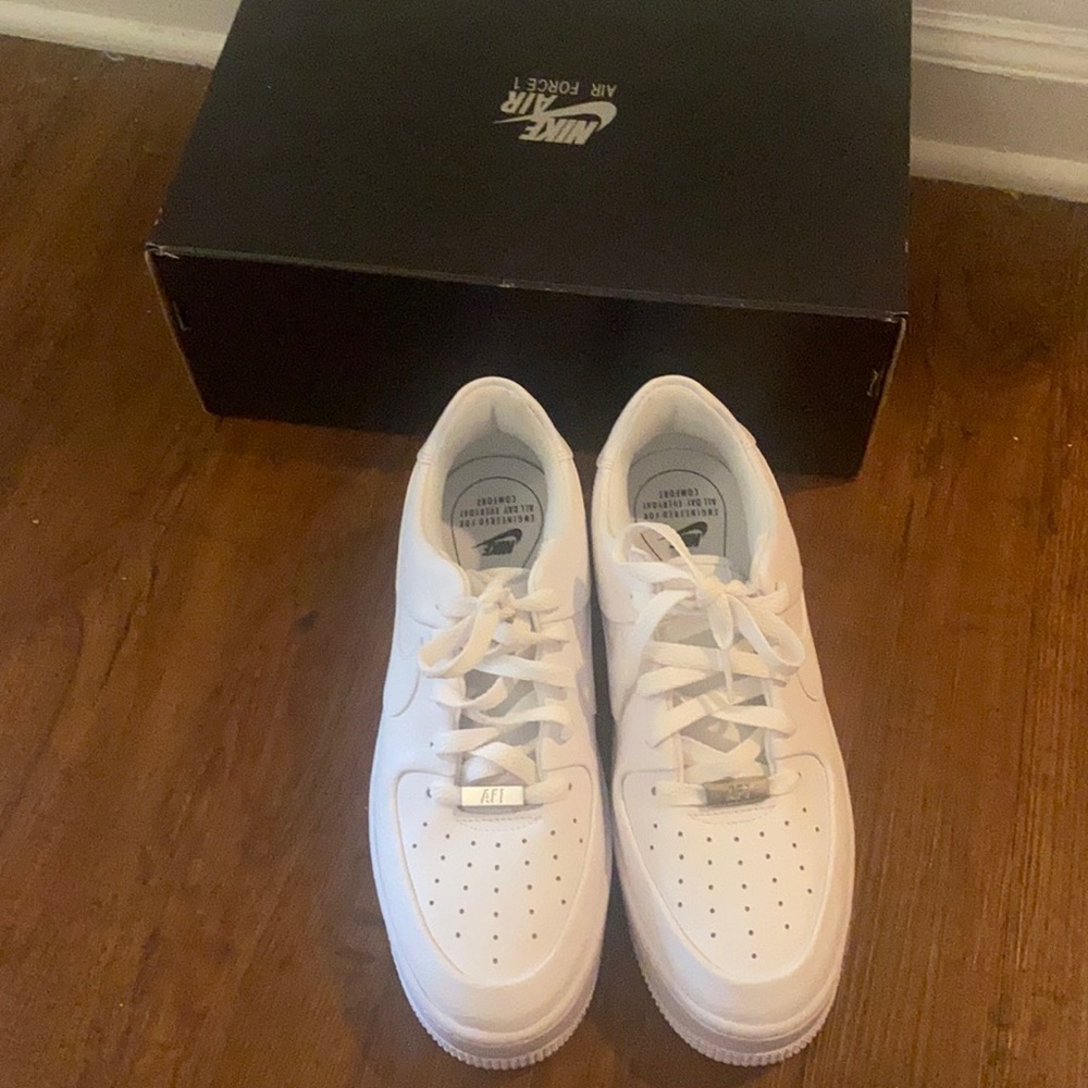 White Nike Air Force 1 Sage Low NWT